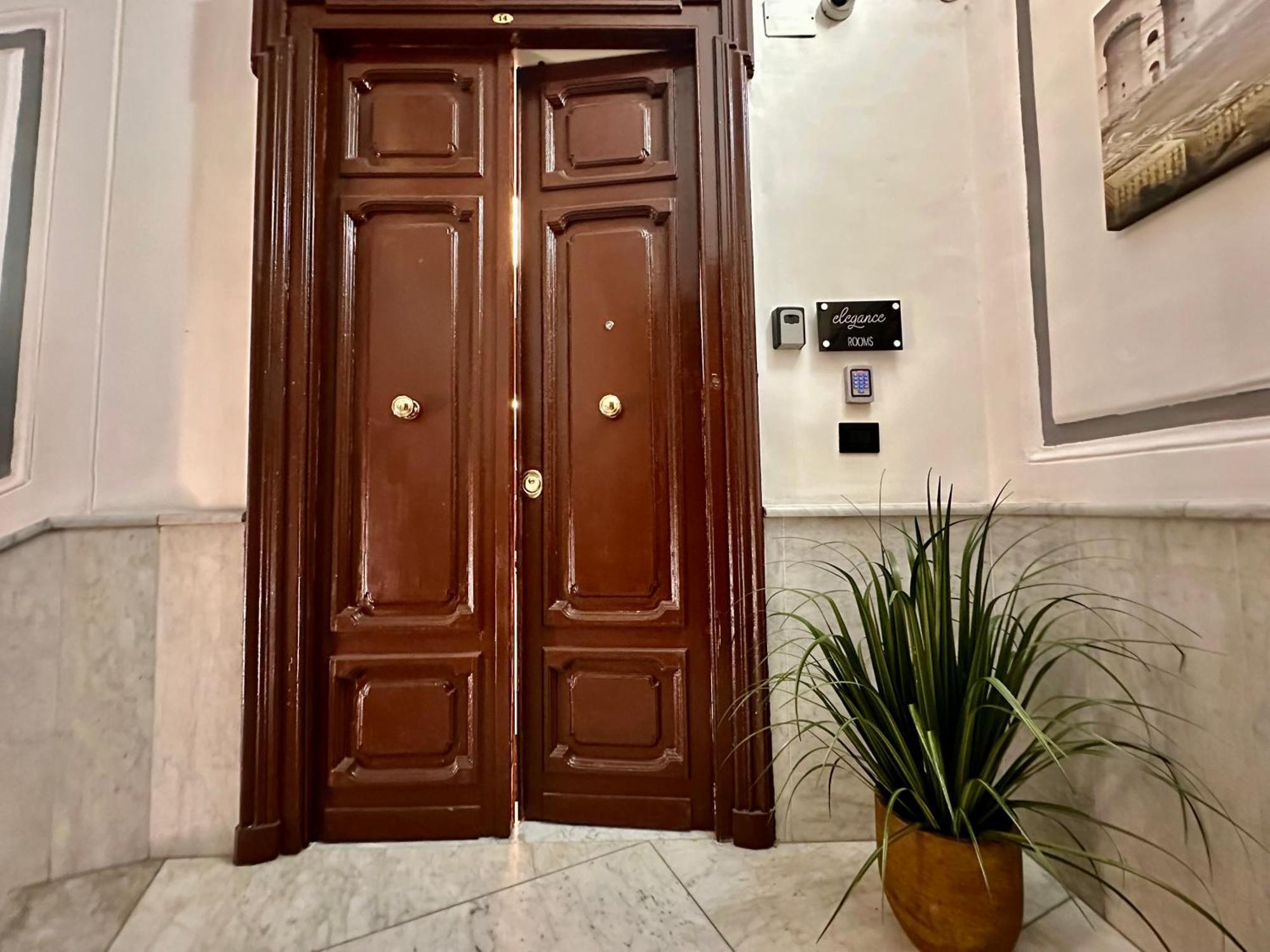 Elegance Rooms Spaccanapoli Buitenkant foto