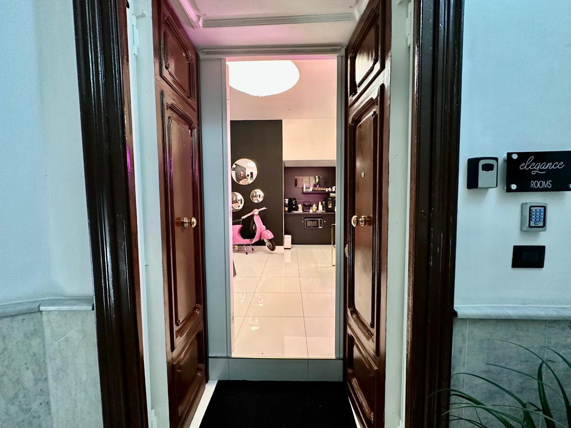 Elegance Rooms Spaccanapoli Buitenkant foto
